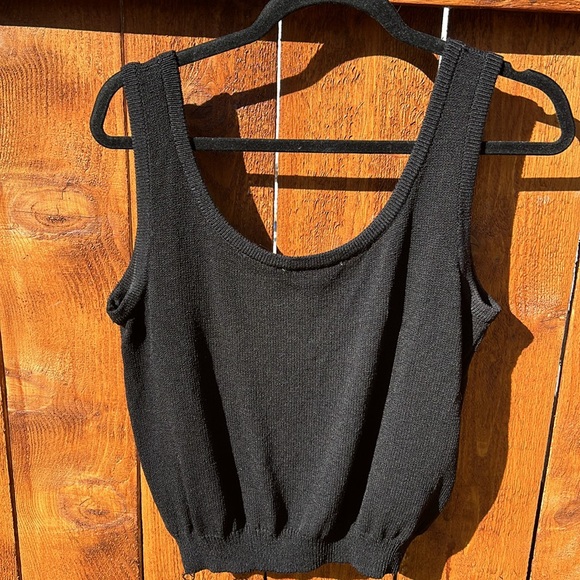GUC St. John basics knit Black tank top. M Vintage - Picture 4 of 5